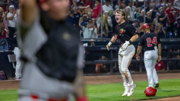 Summer of Spain Continues With Walk-Off Blast