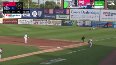 Yankees prospect Brandon Lockridge makes a slick grab