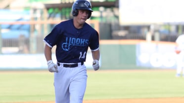 Hooks Roll for Series Lead
