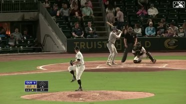 Lowe clocks his 14th homer of the year