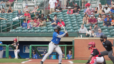 Warren's 10th Inning Double Lifts Shuckers to Extra-Innings Win