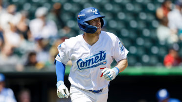 Comets Topple Aviators in Saturday Slugfest
