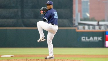 Hooks Pitch Gem to Top Hounds