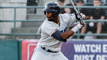 Mariners No. 2 prospect Lazaro Montes' two-run homer