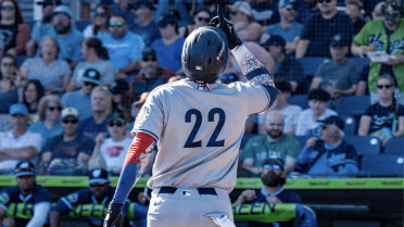 Montes homers to same spot on consecutive nights