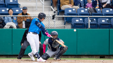 Colt Emerson's solo home run (3)