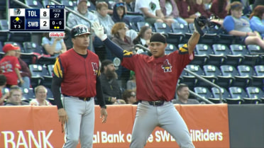 Hao-Yu Lee's four hit day