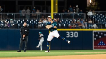 Vihuelas Drop Saturday Night Tilt to Tides