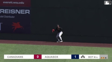 Tai Peete makes a great catch near the wall
