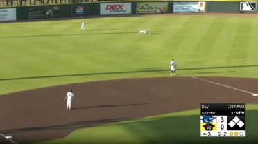 Pirates prospect Konnor Griffin makes a diving grab