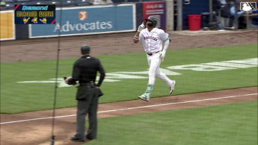 Jhostynxon Garcia's solo home run (5)