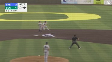Parker starts snazzy double play for Everett