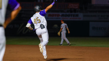 Long Balls Launch Grizzlies to Saturday Win