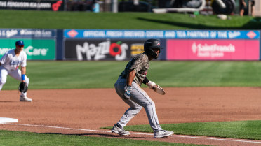 Labrada Lifts Travs To Split In Twinbill