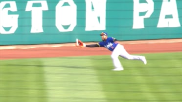 Emmanuel Rodriguez's impressive diving catch
