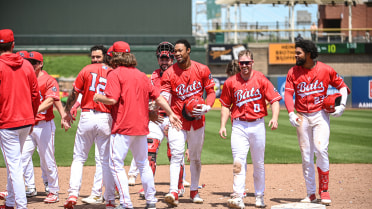 Benson, Bats Walk Off Cubs in 1-0 Pitchers' Duel