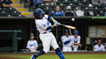 Comets Win Home Opener, 4-1, Tuesday