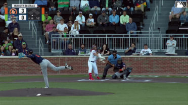 Dylan Dreiling rips a solo homer