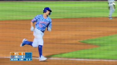 Cubs prospect Chase Strumpf smacks a solo home run