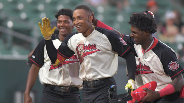 Perez Homers to Lift Grizzlies