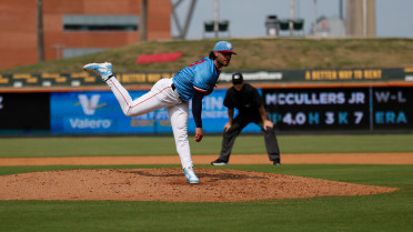 McCullers Spins Five Shutout, Hooks Win Back-to-Back Games