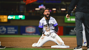 Bats Split Doubleheader with Cubs