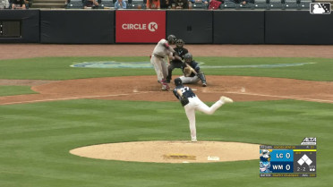 Ralphy Velazquez's solo home run