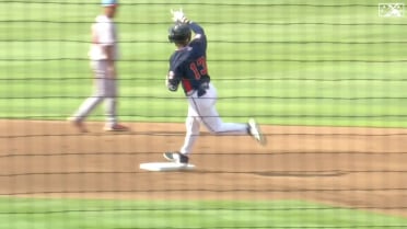 Ignacio Alvarez crushes solo home run to center field