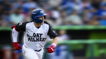 Comets Fall to River Cats, 8-6, Friday