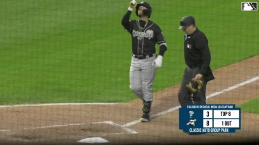 Tommy White's solo home run (4)
