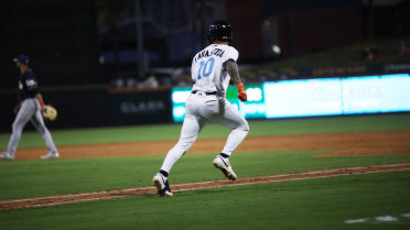 Hooks Fall on Walk-Off Slam
