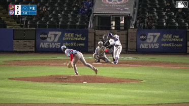 Cristian Hernandez's go-ahead solo home run