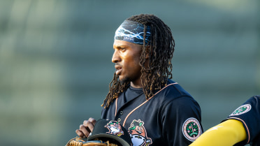 Kilpatrick Jr. Records 4 Stolen Bases as Clingstones Blaze Their Way to 7-2 Win