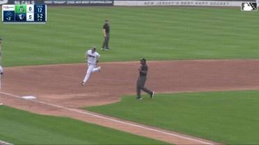 DJ LeMahieu slugs a solo home run during rehab game