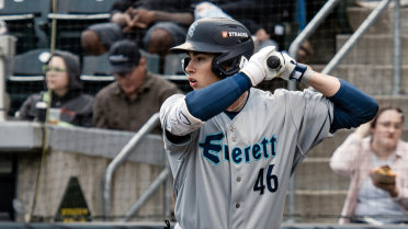 Three Mariners prospects homer in same game