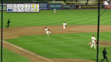 Luis Verdugo's barehanded play