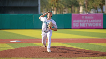 Schoenwetter Shines, Early Lead Holds in Thursday Victory