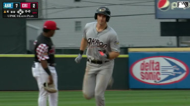 Chase DeLauter's solo homer