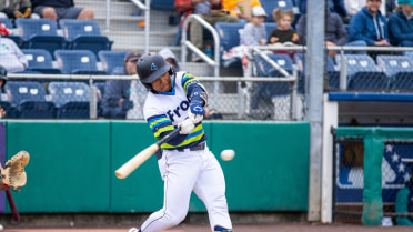 Michael Arroyo homers in his second consecutive game