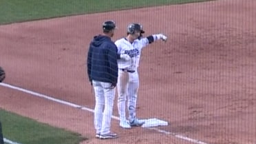 Jett Williams' three-hit, two-stolen base game