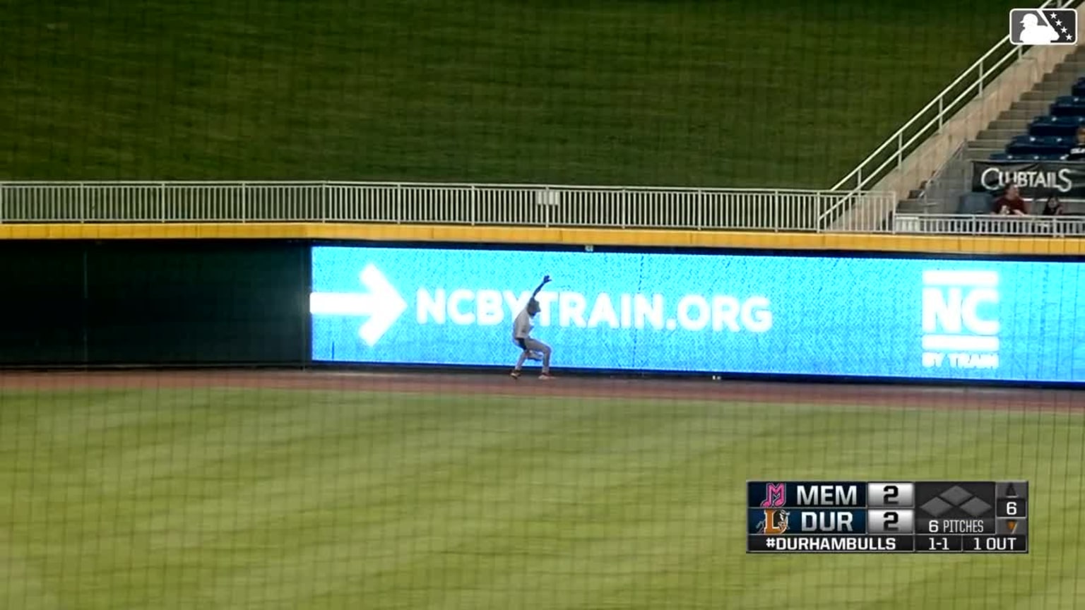 Victor Scott Ii S Leaping Catch Redbirds