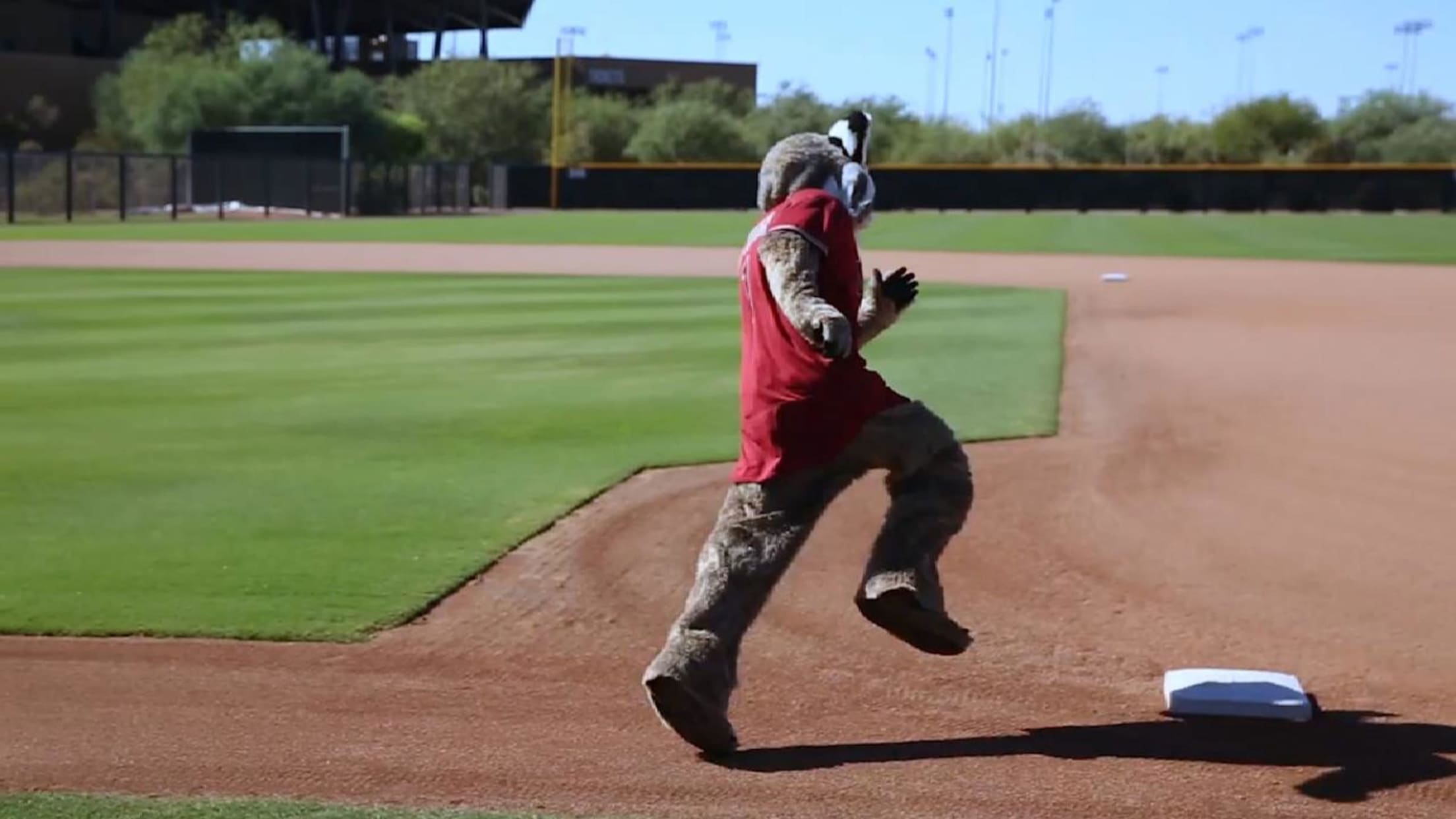 Baxter runs the bases