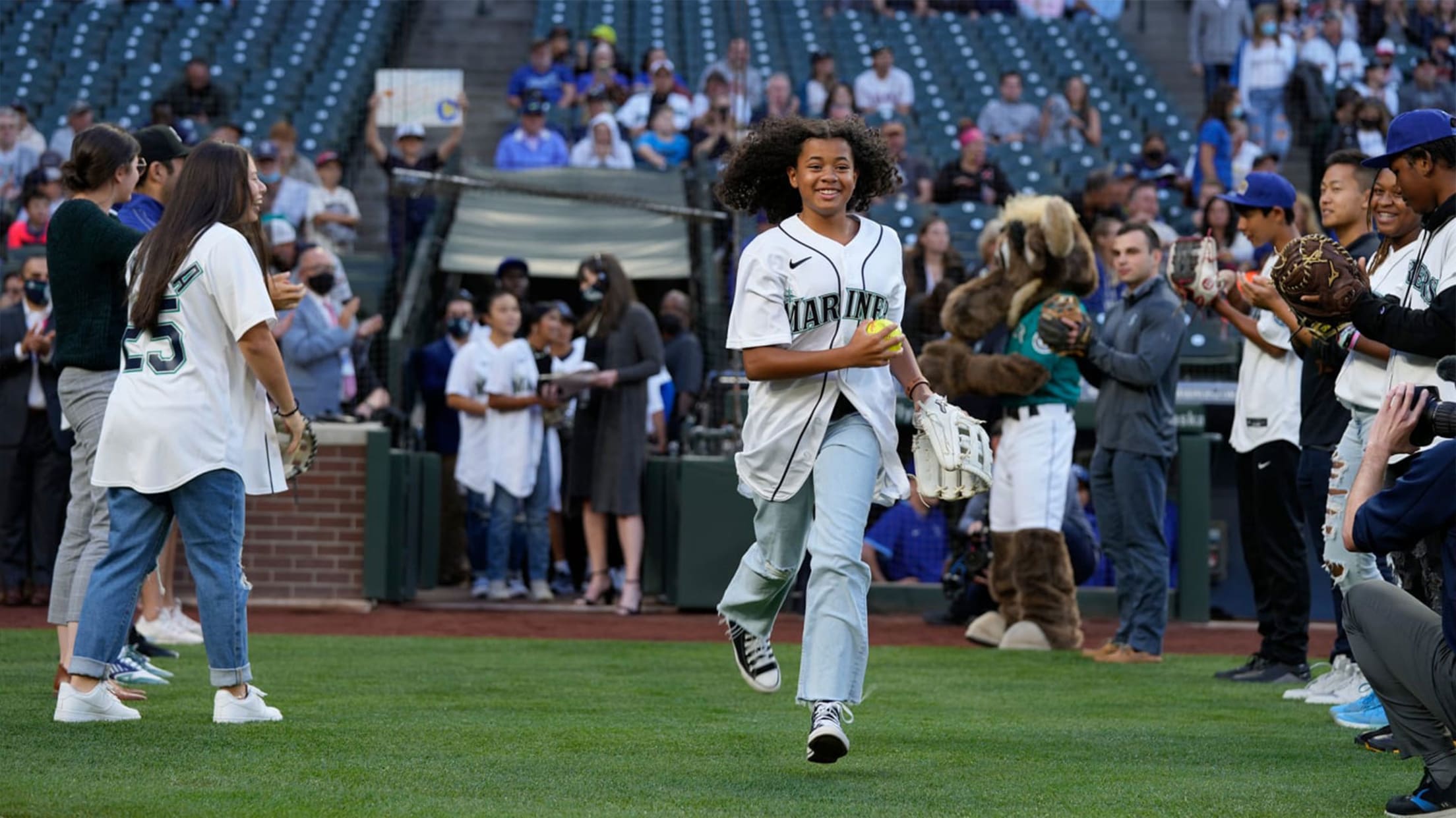 Image of young fan at T-Mobile Park.