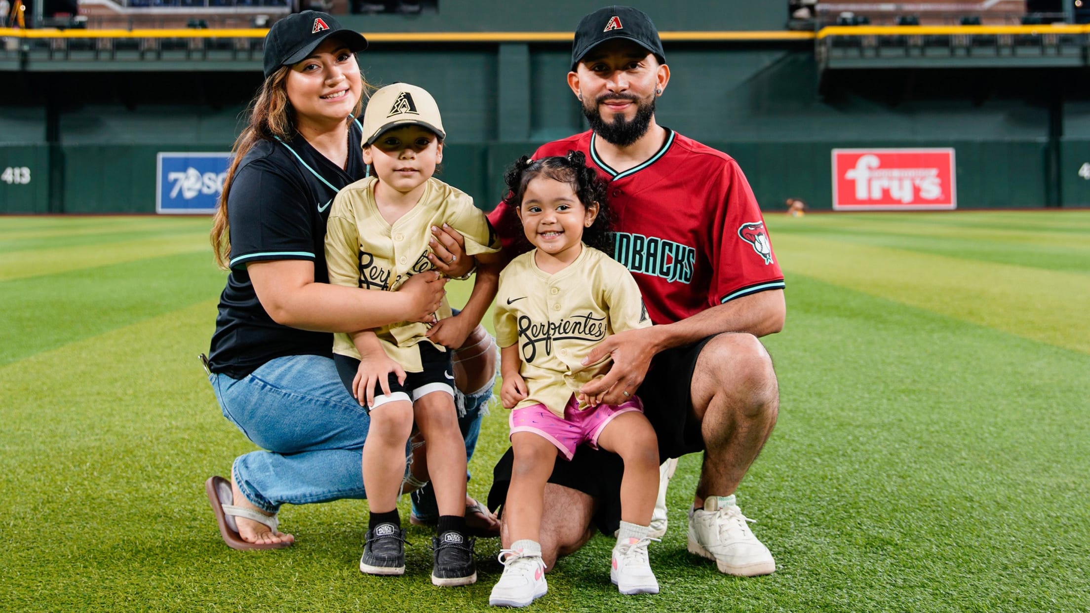 D-backs Family Photos on the Field