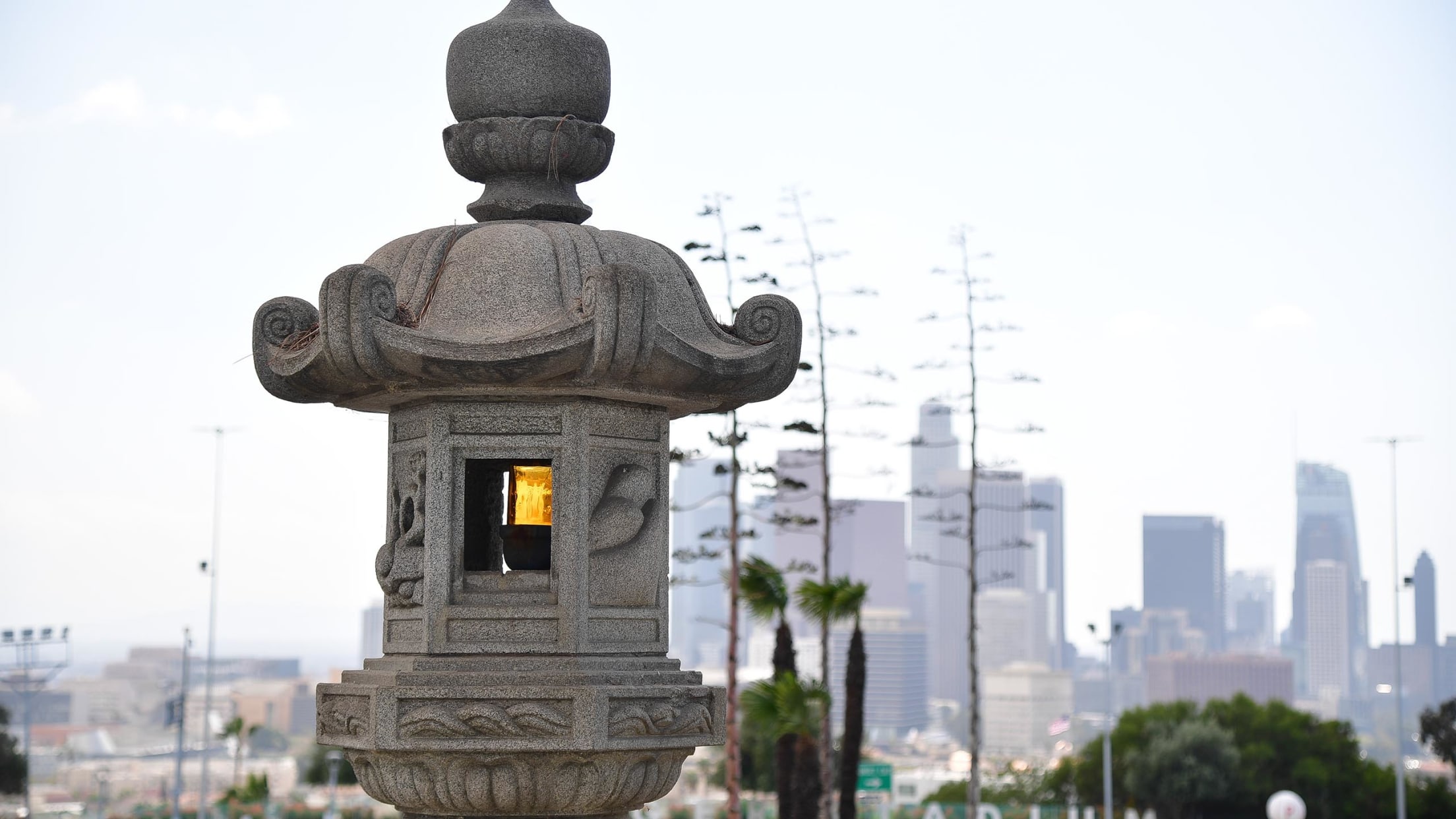 Dojāsu Yakyū: The History of the Dodgers and Japanese Baseball