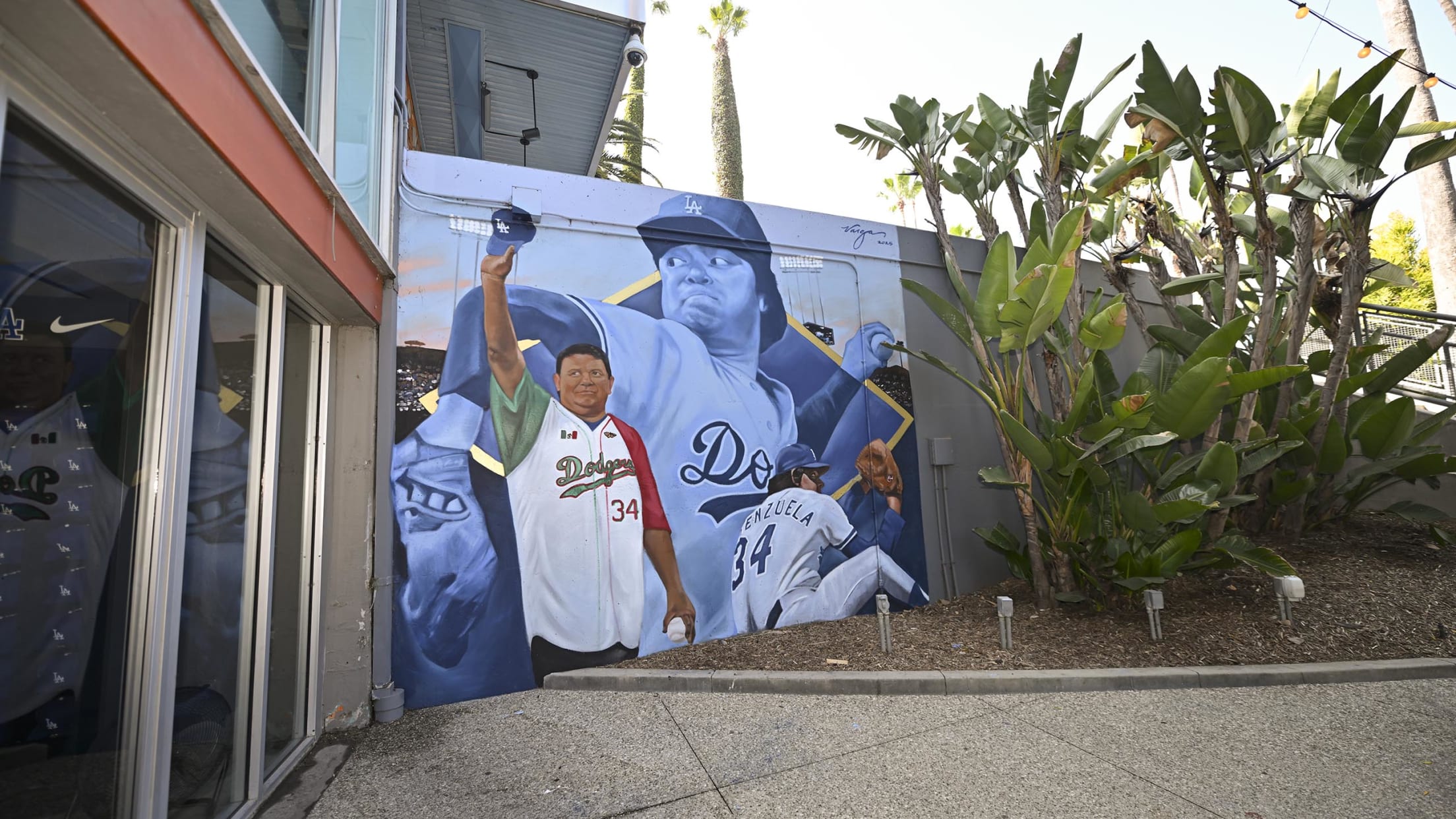 Attractions - Fernando Mural