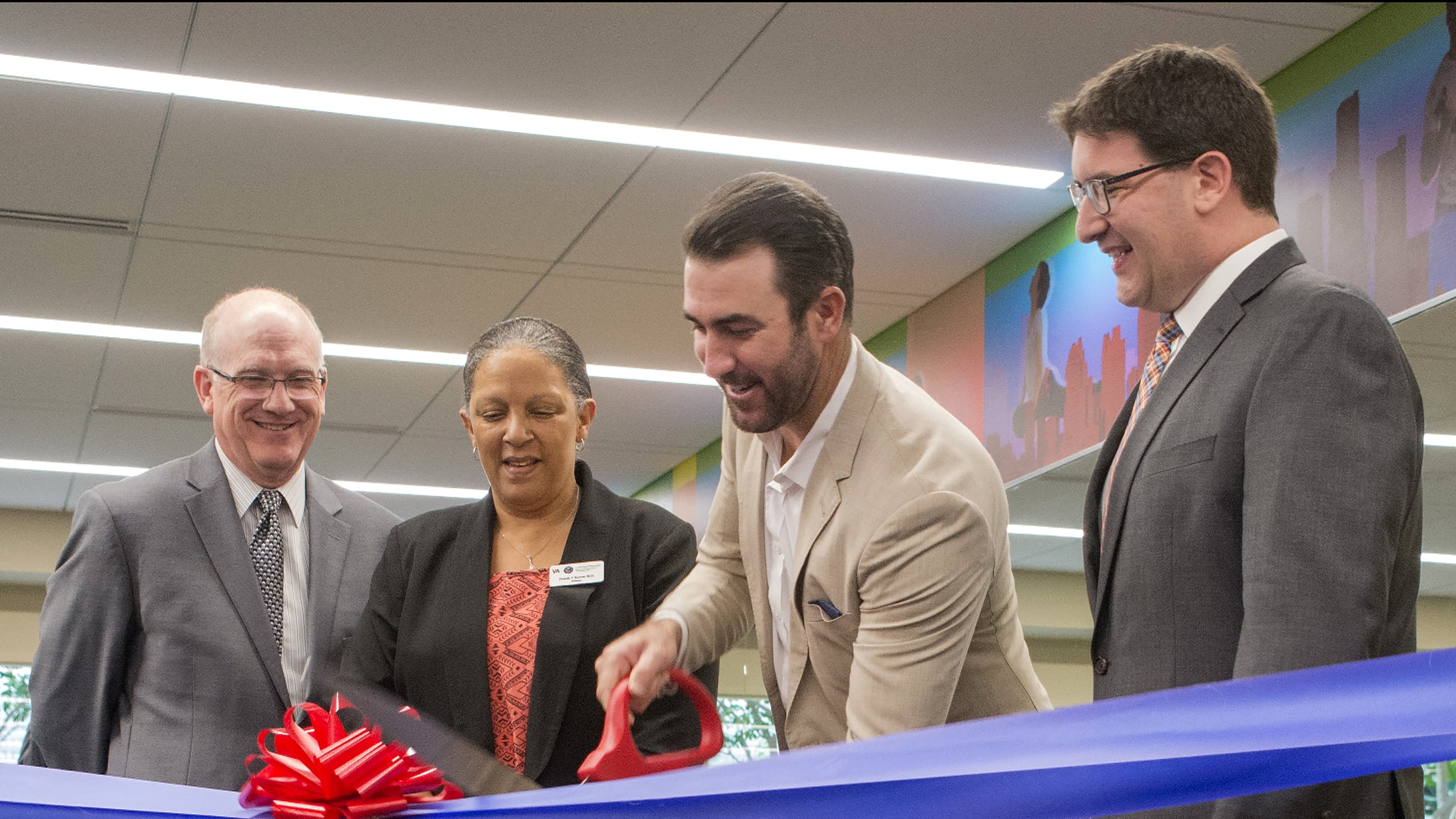 Justin Verlander cuts a ribbon for the fitness center at the John D. Dingell VAMC.