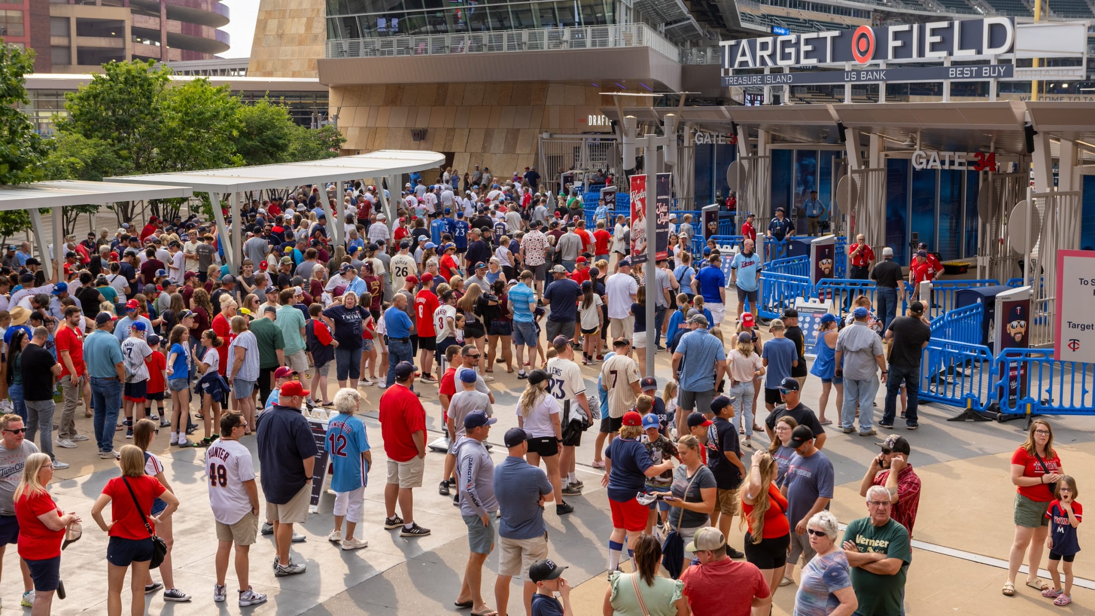 fans entering Target Field