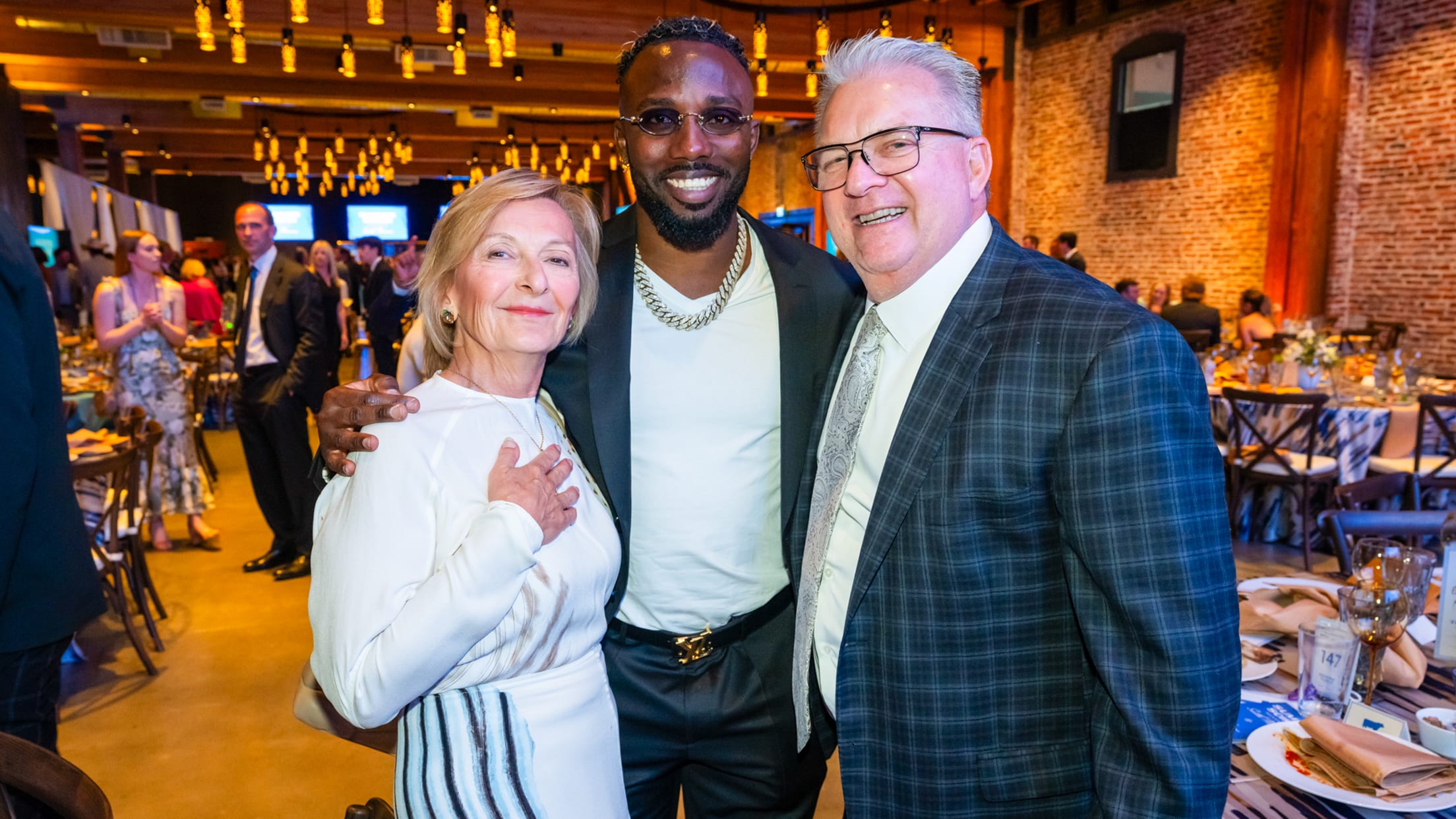 Image of Randy Arozarena with fans.