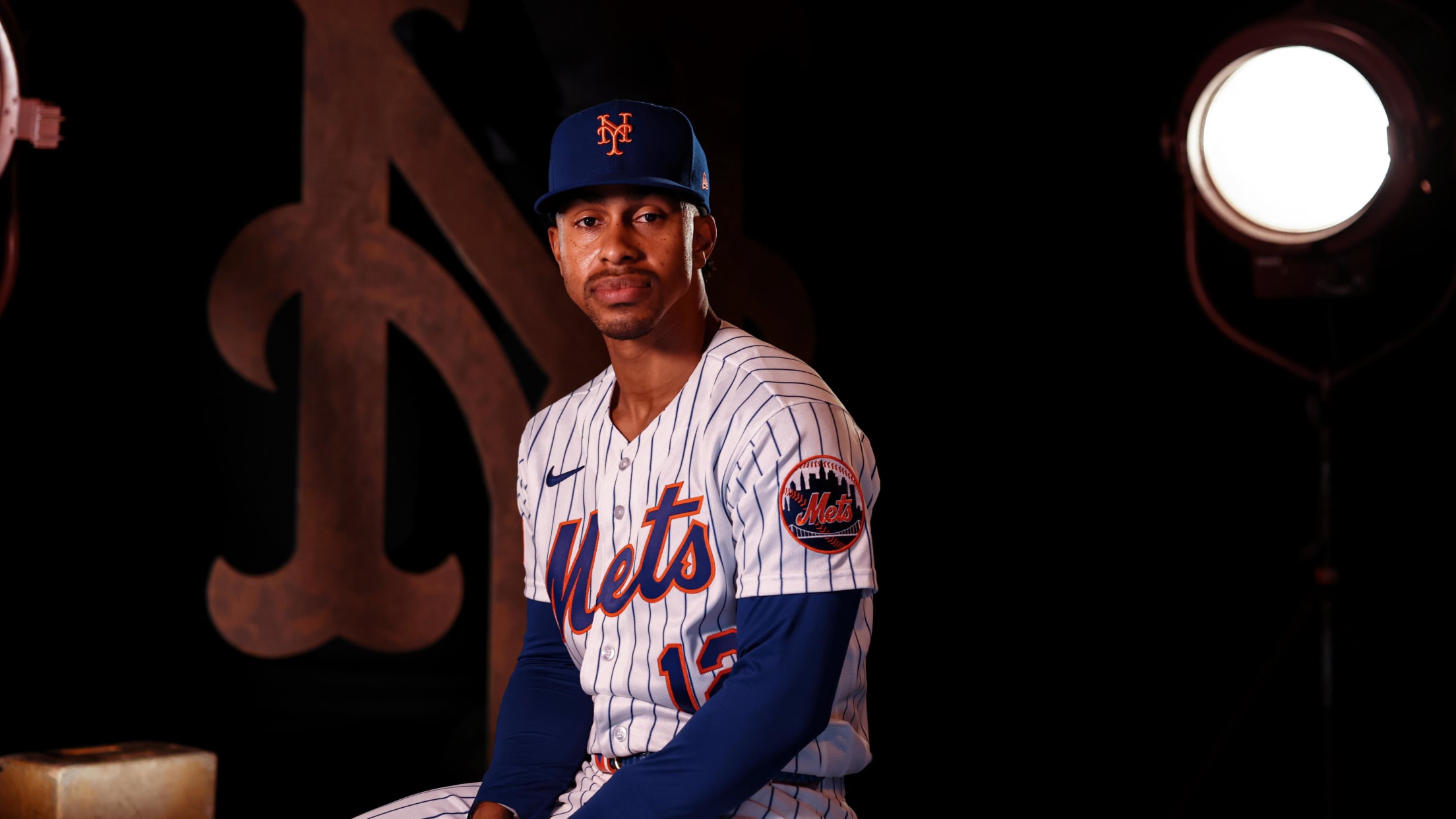 Francisco Lindor takes a portrait in his New York Mets uniform.